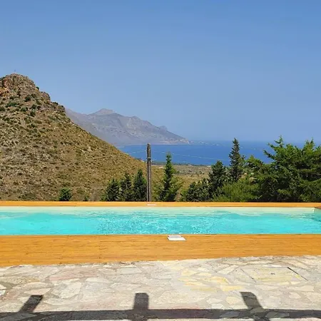 Ballerina Bianca Villa Scopello (Sicily)